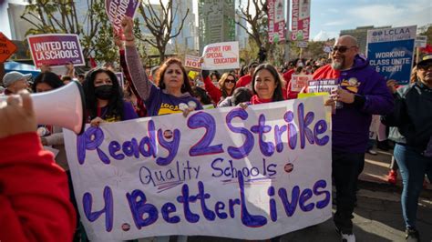 LAUSD strike begins, closing schools for half a million students